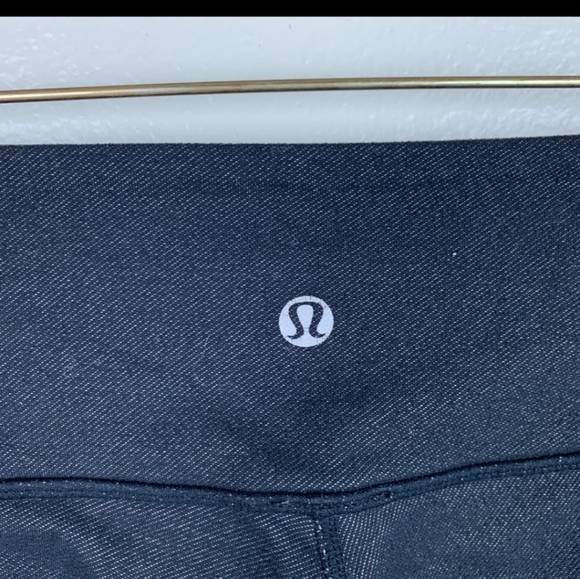 ISO These type of cropped Lulus.